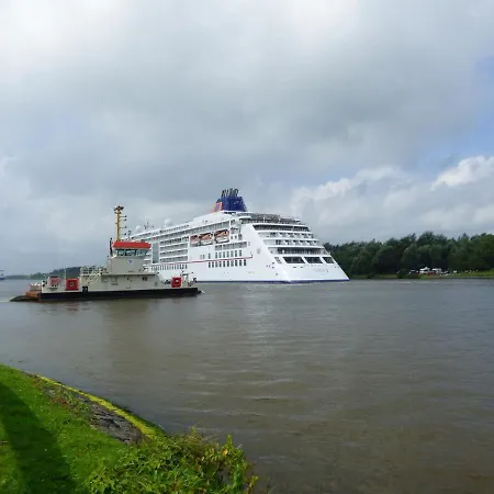 Kanalblick Schiffsdeck * Oldenbuttel