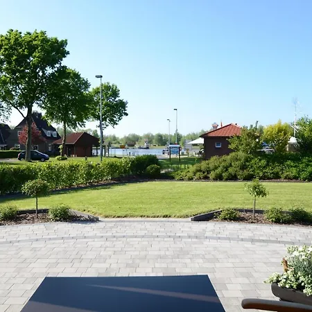 Kanalblick Schiffsdeck * Oldenbuttel